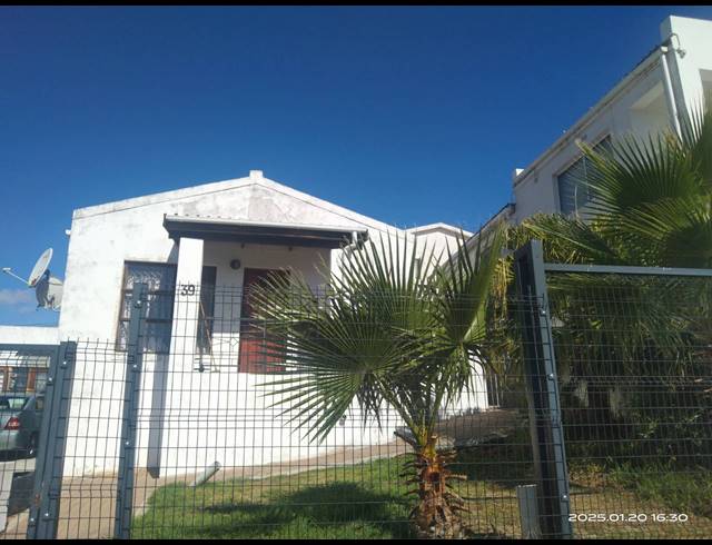 6 bed property for sale in THE RIDGE